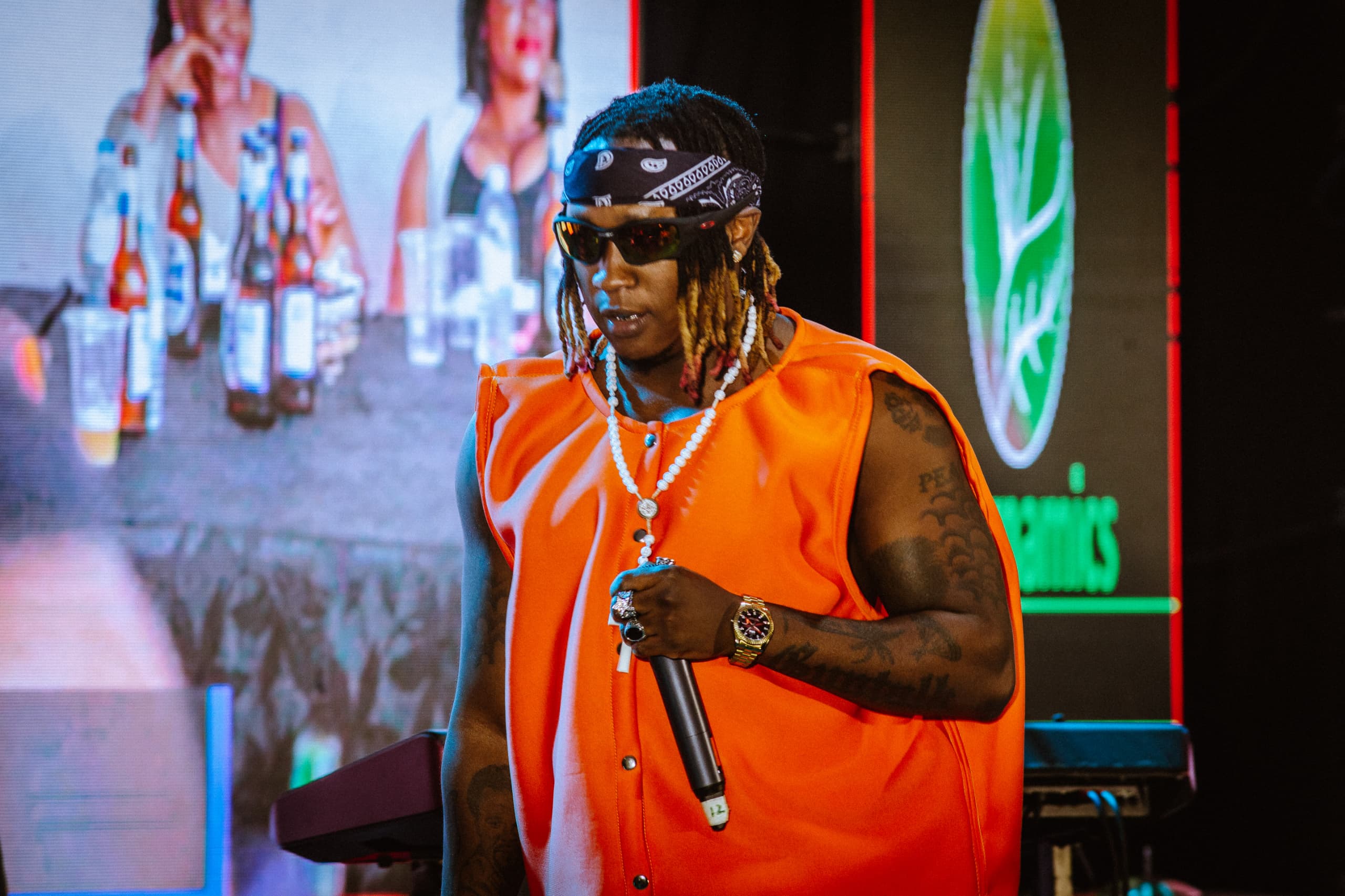 beenie-gunter-shines-bright-at-foza-concert,-commanding-the-crowd-with-unmatched-star-power